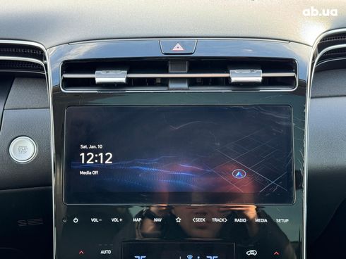 Hyundai Tucson 2023 серый - фото 35