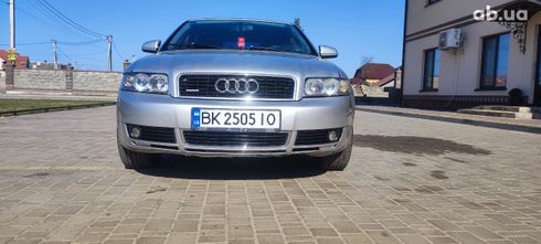 Audi A4 2001 серебристый - фото 4