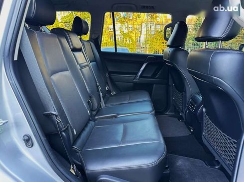 Toyota Land Cruiser Prado 2020 - фото 27