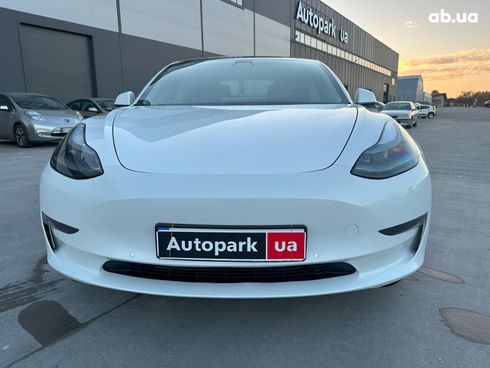 Tesla Model 3 2021 белый - фото 2