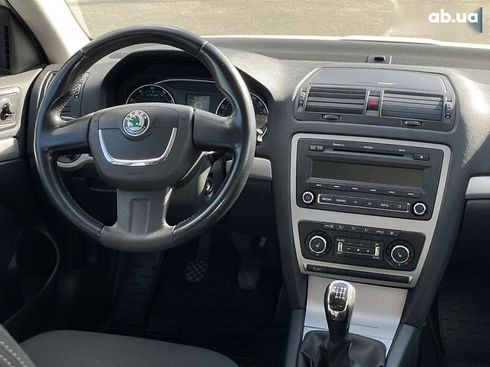 Skoda Octavia 2010 - фото 15