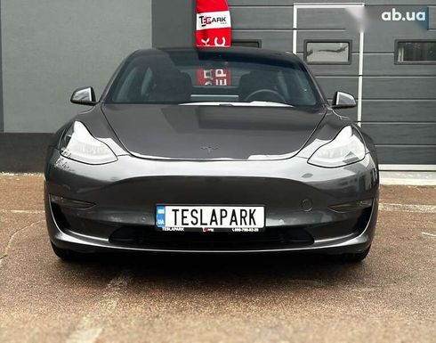 Tesla Model 3 2021 - фото 2