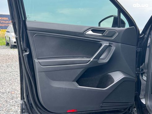 Volkswagen Tiguan 2019 черный - фото 9
