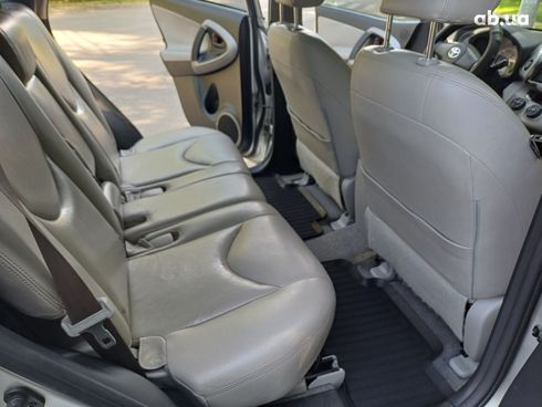 Toyota RAV4 2007 серебристый - фото 8