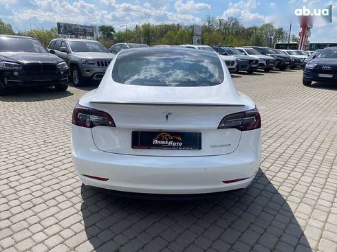 Tesla Model 3 2021 - фото 6