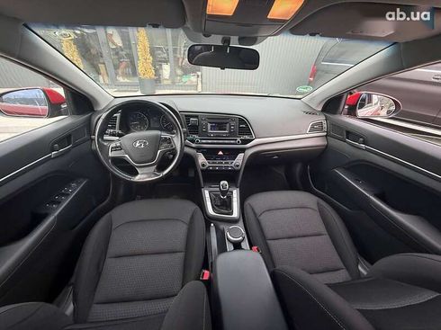 Hyundai Elantra 2017 - фото 11