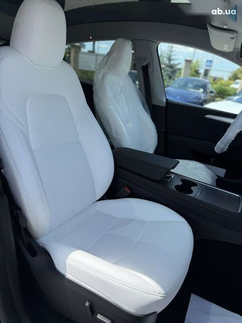 Tesla Model Y 2024 - фото 24