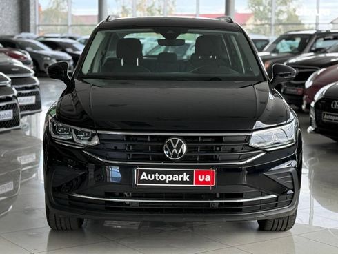 Volkswagen Tiguan 2021 черный - фото 2