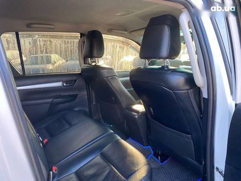 Toyota Hilux 2016 - фото 24