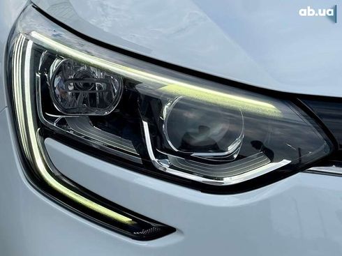 Renault Megane 2018 - фото 12