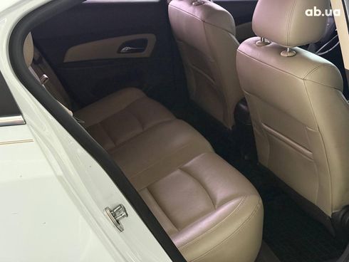 Chevrolet Cruze 2012 белый - фото 14