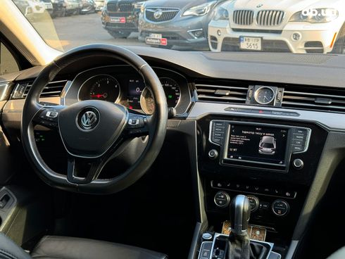 Volkswagen Passat 2017 черный - фото 28