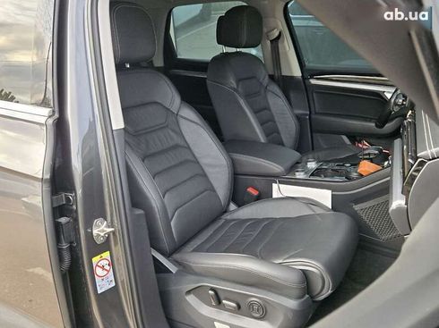 Volkswagen Touareg 2022 - фото 11