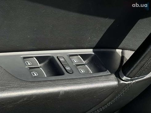 Volkswagen Touareg 2010 - фото 24