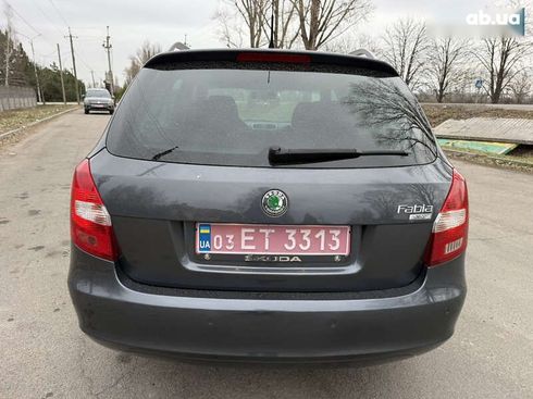 Skoda Fabia 2008 - фото 11