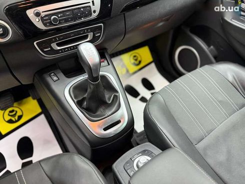 Renault Scenic 2012 - фото 17