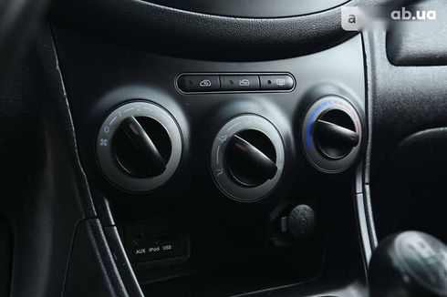 Hyundai i10 2011 - фото 14