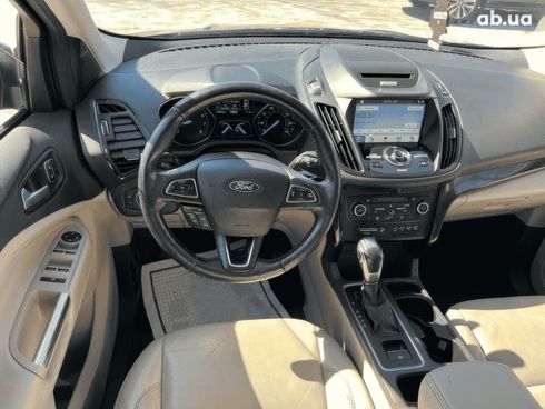 Ford Escape 2018 серый - фото 7