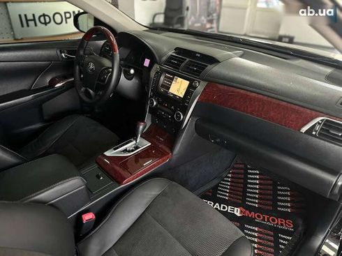 Toyota Camry 2012 - фото 25