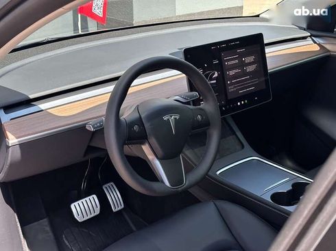 Tesla Model Y 2024 - фото 14