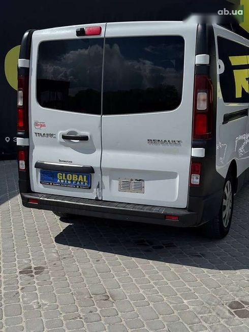 Renault Trafic 2015 - фото 19