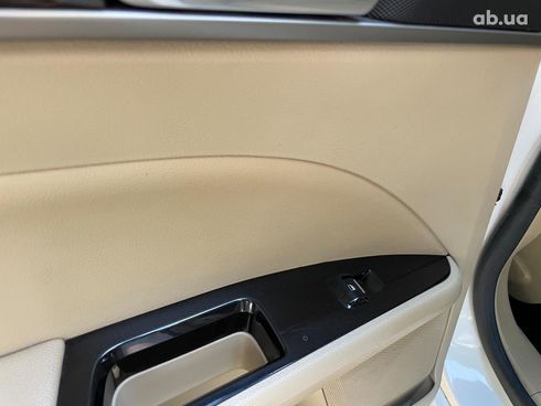 Ford Fusion 2015 белый - фото 18