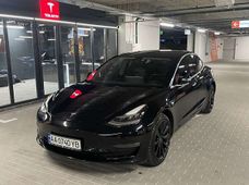 Продаж вживаних Tesla Model 3 в Київській області - купити на Автобазарі