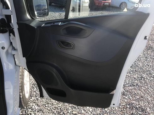 Opel Vivaro 2015 белый - фото 14