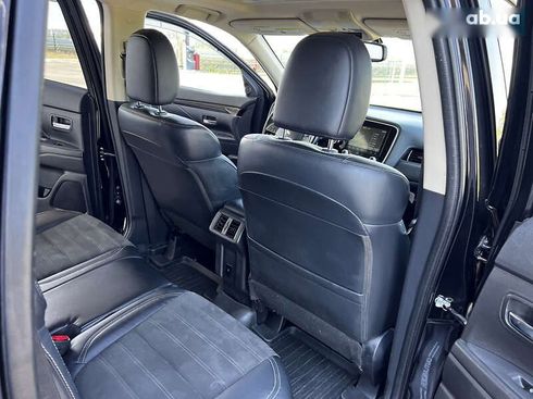 Mitsubishi Outlander 2019 - фото 17