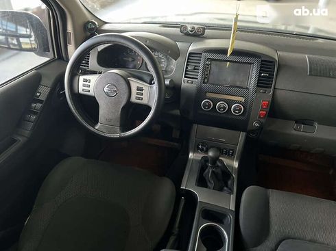 Nissan Navara 2010 - фото 26