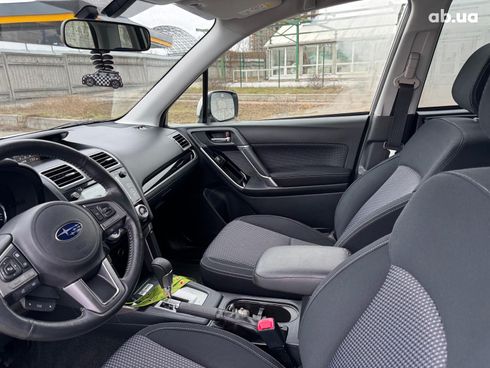 Subaru Forester 2016 белый - фото 14