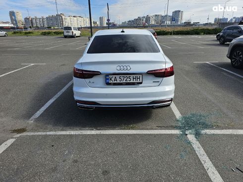 Audi A4 2021 белый - фото 3