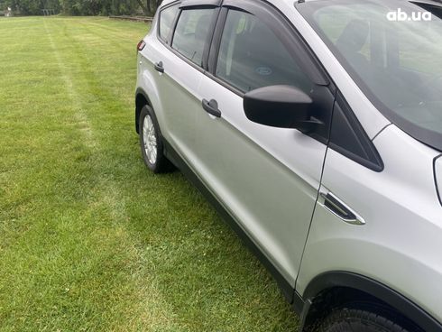Ford Escape 2018 серый - фото 8