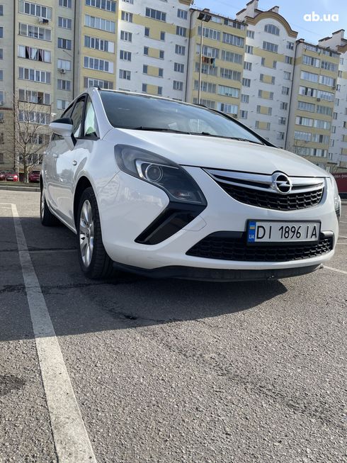 Opel Zafira 2014 белый - фото 6