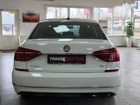 Volkswagen Passat 2017 - фото 8