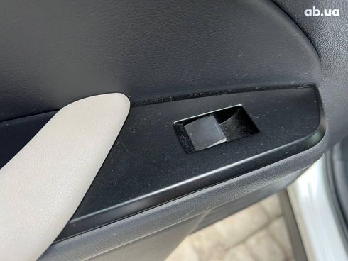 Lexus UX 2019 белый - фото 42