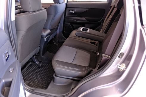 Mitsubishi Outlander 2019 серый - фото 8