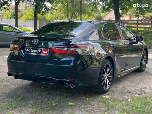Toyota Camry 2021 синий - фото 7
