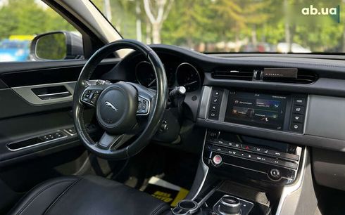 Jaguar XF 2017 - фото 15