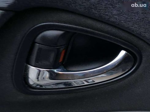 Toyota Avensis 2011 - фото 21