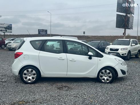 Opel Meriva 2013 белый - фото 11