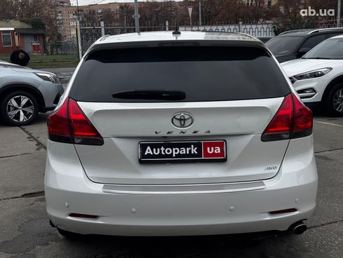 Toyota Venza 2012 белый - фото 6