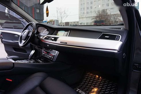 BMW 5 серия 2015 - фото 30