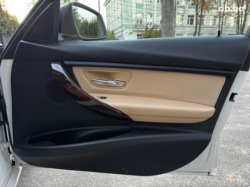 BMW 3 серия 2016 белый - фото 32