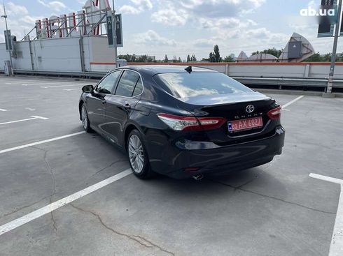 Toyota Camry 2020 - фото 6