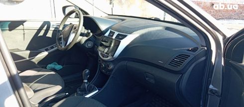 Hyundai Accent 2011 - фото 17