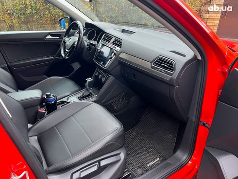 Volkswagen Tiguan 2018 оранжевый - фото 22