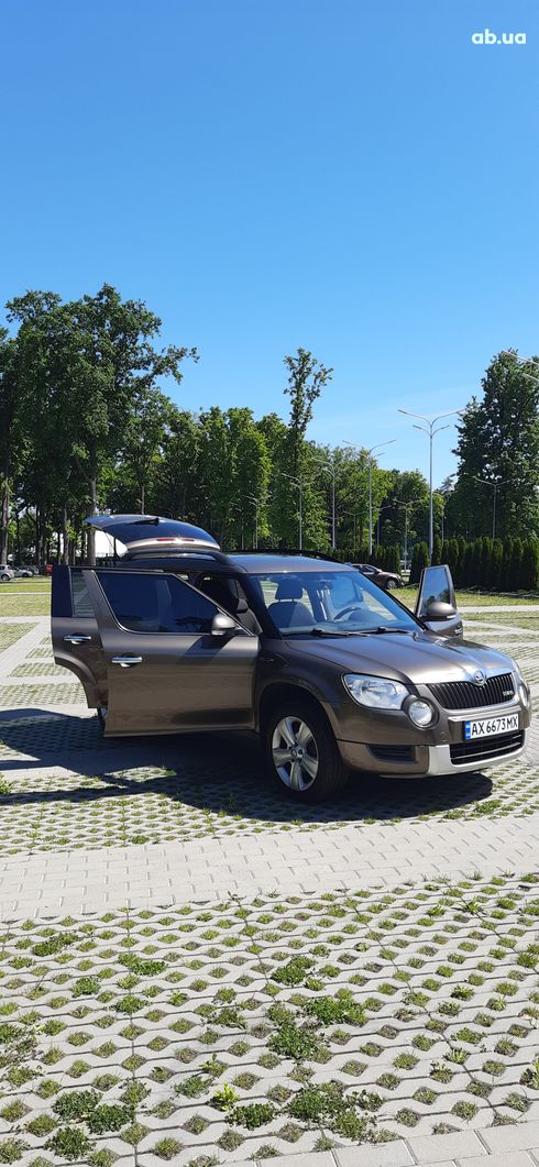 Skoda Yeti 2012 коричневый - фото 19