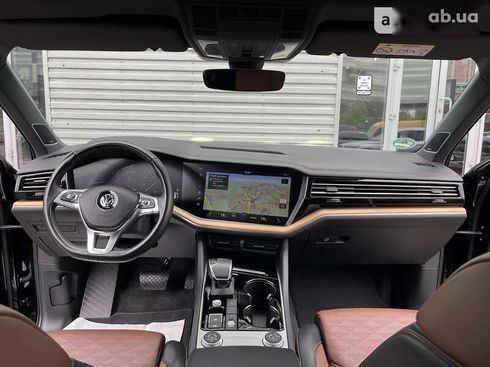 Volkswagen Touareg 2018 - фото 17