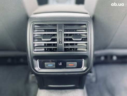 Volkswagen Passat 2018 серый - фото 12